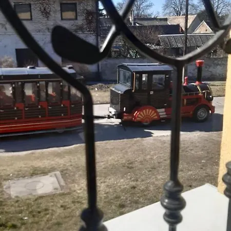 Tatanya Panzio Tata